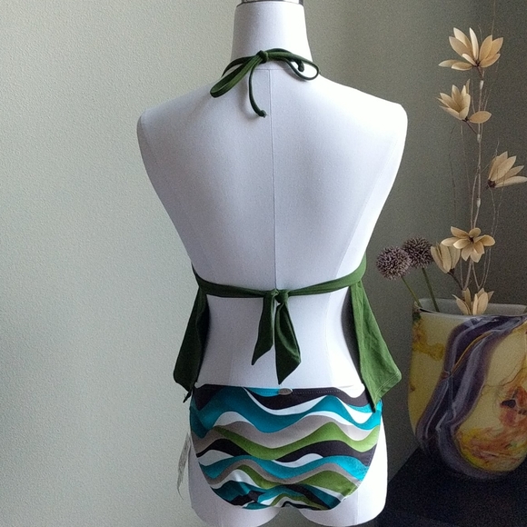 Bikini Top (XS) and Coordinated Bikini Bottom (S) - Picture 5 of 5